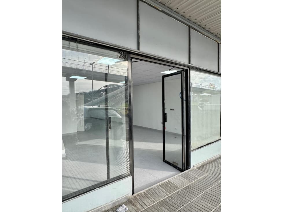 OFICINA EN ALQUILER - Plaza Conquistador — foto 1