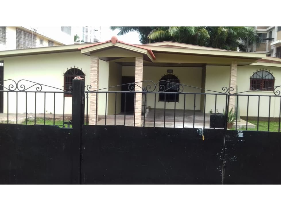 SE VENDE CASA EN COCO DEL MAR, Remodelada — foto 1