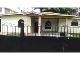 SE VENDE CASA EN COCO DEL MAR, Remodelada