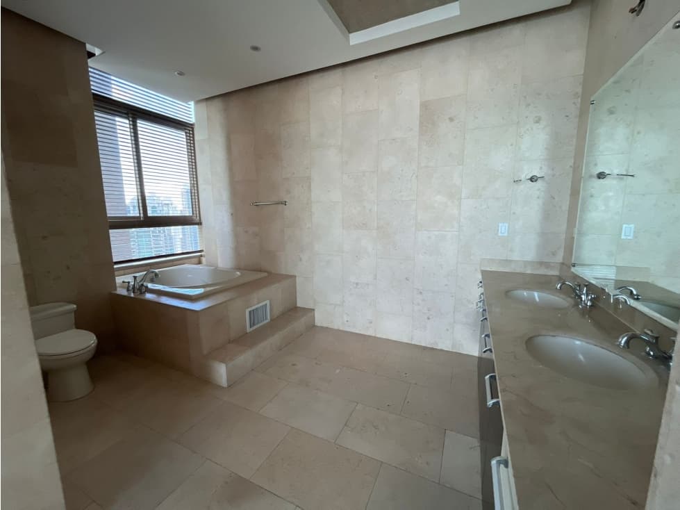 OPORTUNIDAD LUJO Y AMPLITUD APARTAMENTO PH PACIFIC POINT — foto 5