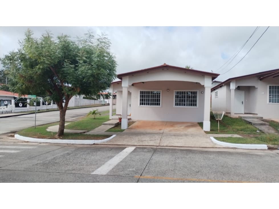 VENDO CASA EN ESQUINA - BRISAS DEL GOLF ARRIJÁN — foto 1