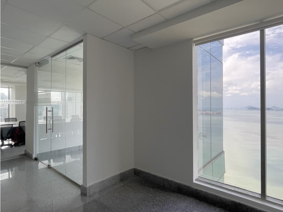 ALQUILER DE OFICINAS EN ZONA BANCARIA | AV. BALBOA — foto 4