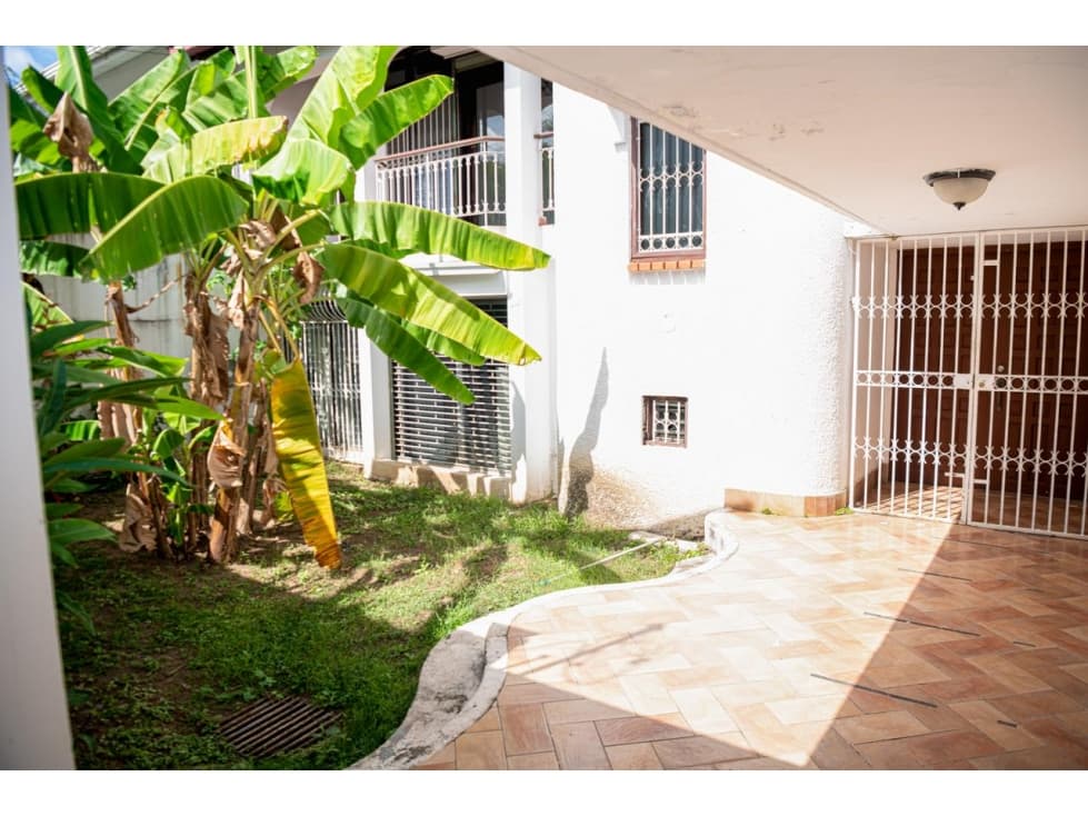 ESPECTACULAR CASA EN VENTA EN LA ALAMEDA — foto 1