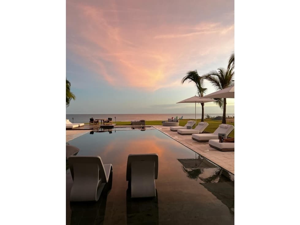 VENTA DE CASA FRENTE AL MAR EN CASAMAR — foto 3