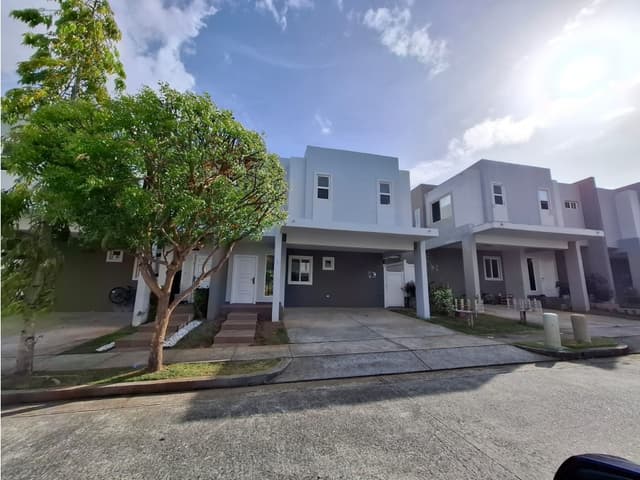 Casa en Venta en Brisas del Golf, Paseo del Norte, PH Victoria