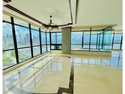 Se vende departamento en Avenida Balboa, Torres Miramar Plaza