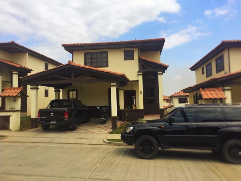 VENTA CASA CIUDAD DEL LAGO LAS CUMBRES — foto 1