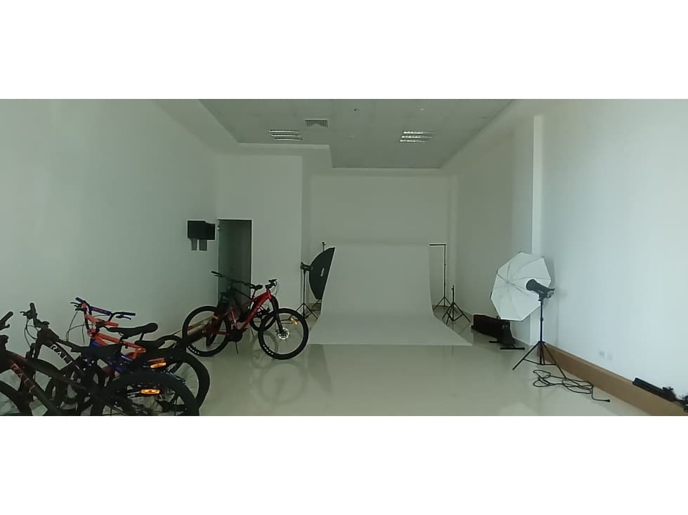 Alquiler de oficinas en Avenida Balboa — foto 1