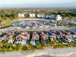 Se Vende Residencia de Lujo en Velamar Village, Buenaventura