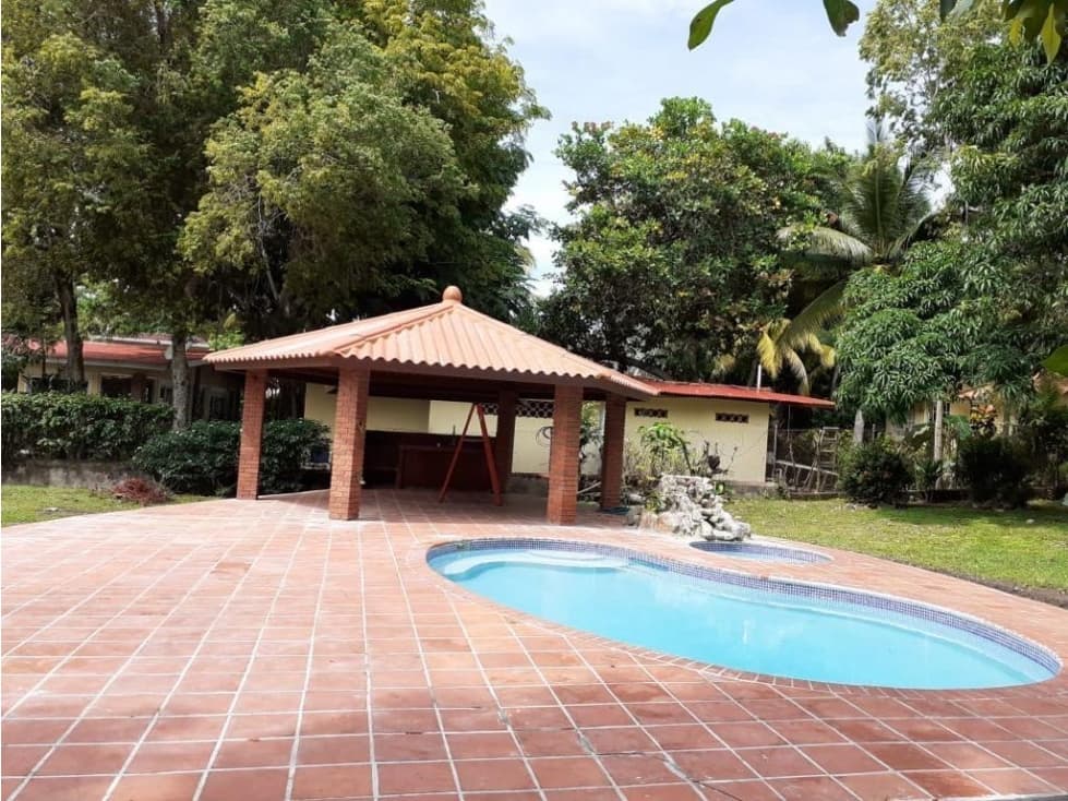 Se vende casa con amplio terreno en Coronado — foto 2