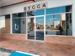 SE VENDE LOCAL DE 122.08 m2 EN BRISAS DEL GOLF