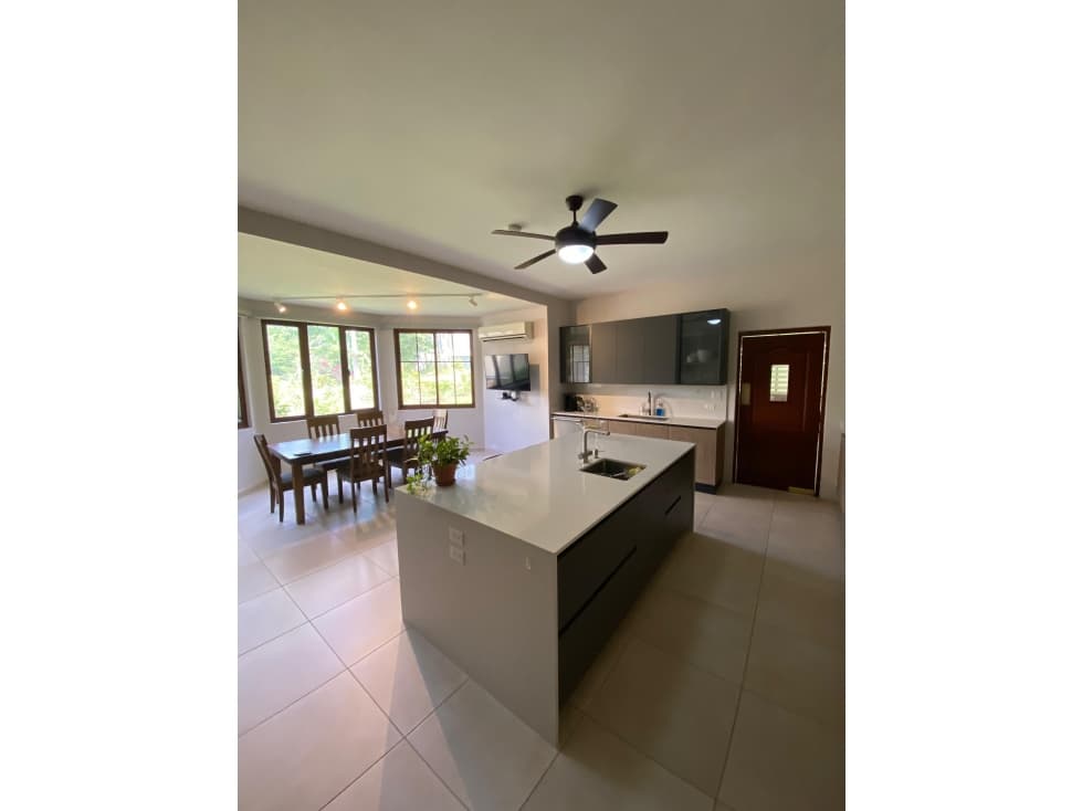 SE VENDE CASA EN LOS SENDEROS, CAMINO DE CRUCES — foto 2