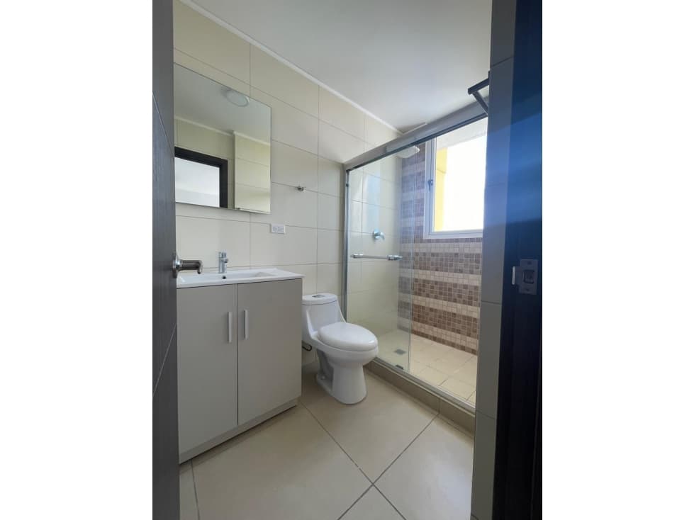 SE VENDE APARTAMENTO EN KING'S PARK — foto 4