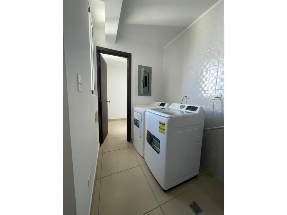 SE VENDE APARTAMENTO EN KING'S PARK — foto 6