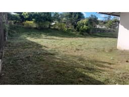 BONITA CASA DE BARRIADA CON 600 MTS2 DE TERRENO EN DAVID