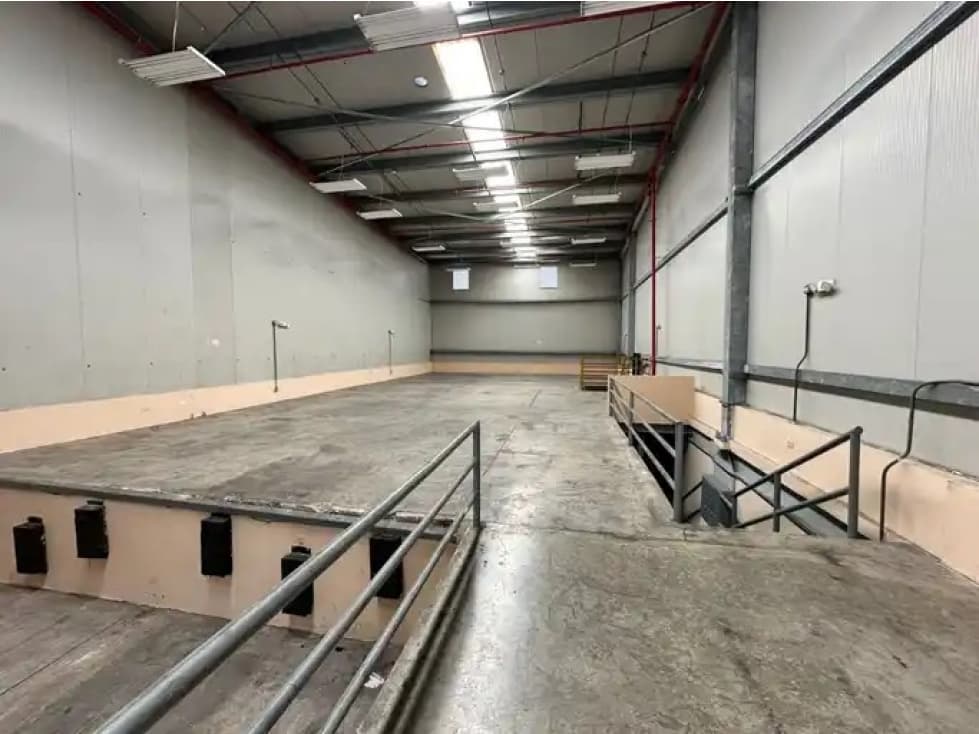 BODEGA DE 487 MTS2 EN CITY PLAZA EL CRISOL — foto 2