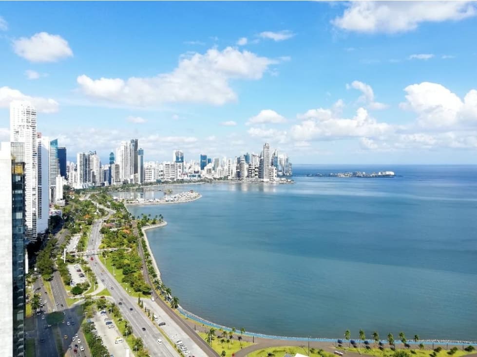 Local de 117 mts2 en Av Balboa (The Sands) — foto 4