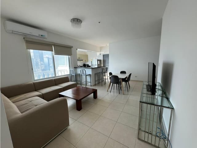 Apartamento en venta frente a la Cinta Costera en Avenida Balboa