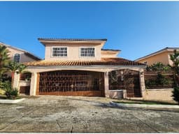 Venta de casa en Fuente del Fresno, Altos de Panama, Condado del Rey
