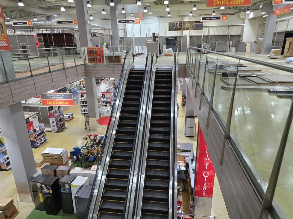 SE ALQUILA LOCAL COMERCIAL EN SANTA MARÍA PLAZA — foto 4