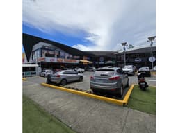SE VENDE PLAZA COMERCIAL CON GRAN POTENCIAL DE RENTABILIDAD