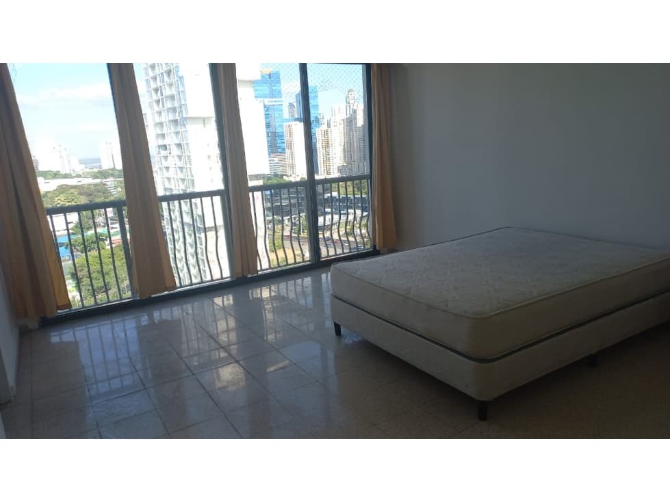 Se alquila apartamento en Marbella — foto 3