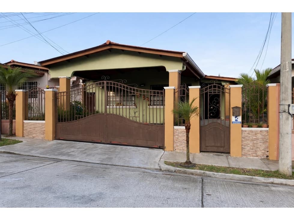 SE VENDE CASA EN BRISAS DEL GOLF — foto 1