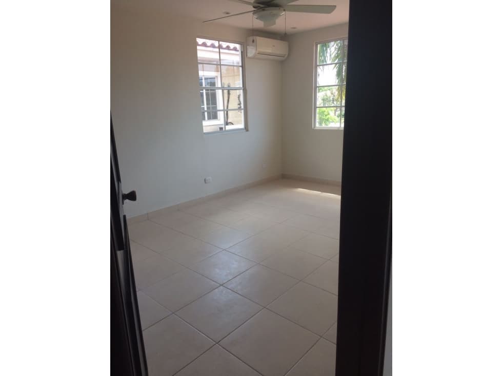 SE ALQUILA CASA EN COSTA DEL ESTE // COSTA BELLA — foto 5