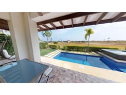 SE VENDE CASA CON PISCINA EN CASAMAR // SAN CARLOS