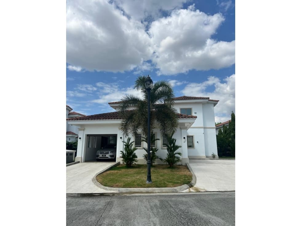 SE VENDE CASA EN SANTA MARIA PH FAIRWAY — foto 1