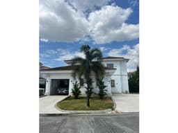 SE VENDE CASA EN SANTA MARIA PH FAIRWAY