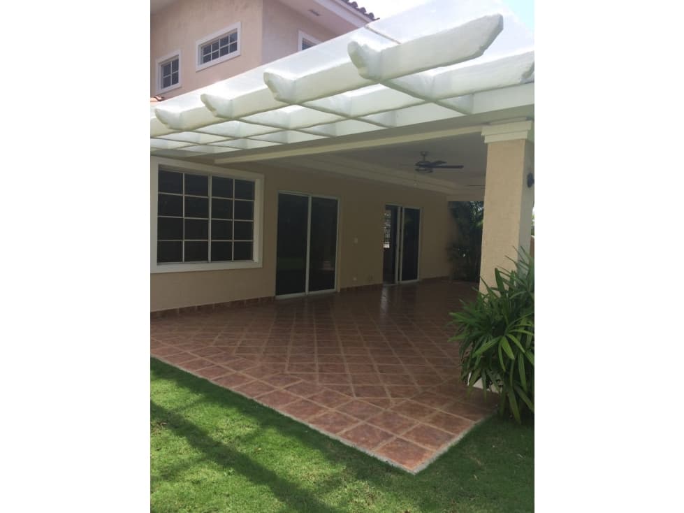 SE ALQUILA CASA EN COSTA DEL ESTE // COSTA BELLA — foto 3