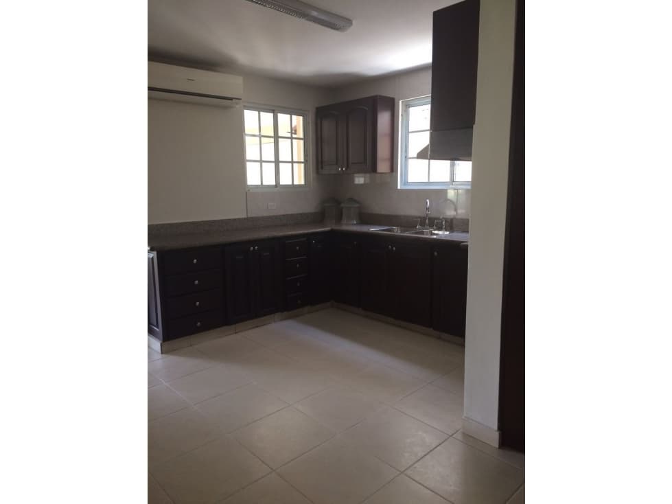 SE ALQUILA CASA EN COSTA DEL ESTE // COSTA BELLA — foto 4