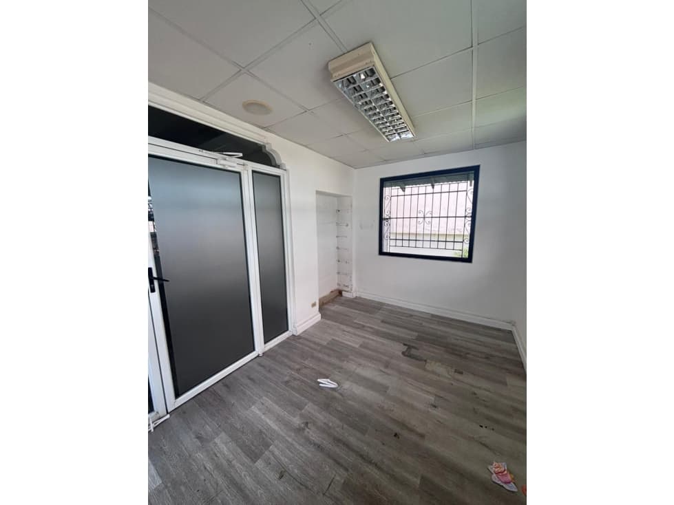 SE VENDE CASA COMERCIAL EN COCO DEL MAR — foto 3