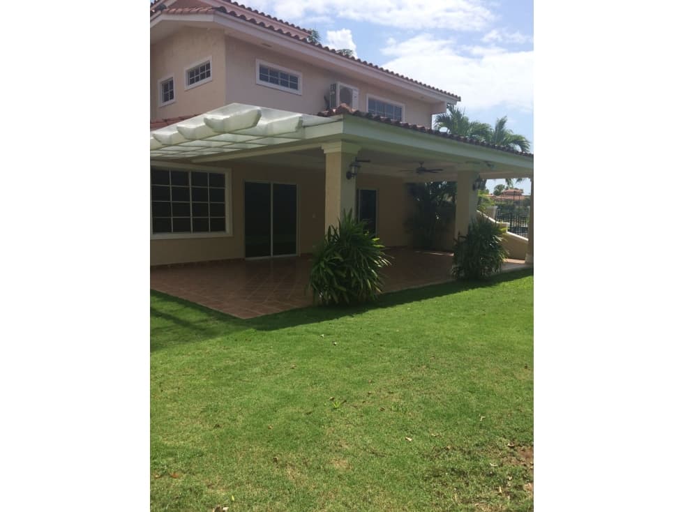 SE ALQUILA CASA EN COSTA DEL ESTE // COSTA BELLA — foto 1