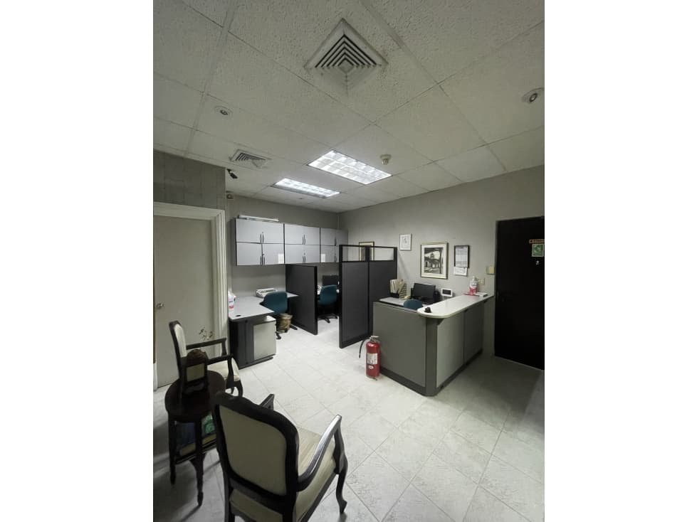 ¡Alquila tu oficina completamente equipada en el PH Golf Plaza! — foto 4