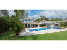 ¡LA ÚNICA CASA CON VISTA AL MAR DISPONIBLE EN BIJAO