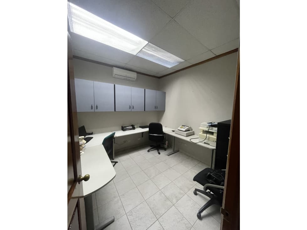 ¡Alquila tu oficina completamente equipada en el PH Golf Plaza! — foto 6