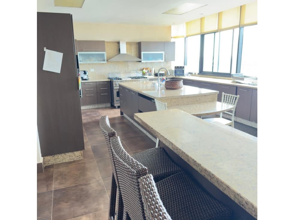 VENTA DE OPORTUNIDAD EN AVE BALBOA PH MIRAMAR — foto 6