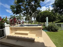 BIJAO APARTAMENTO EN PLANTA BAJA CON PATIO