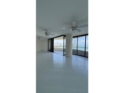 Se Vende Apto en Avenida Balboa / 3 Recámaras