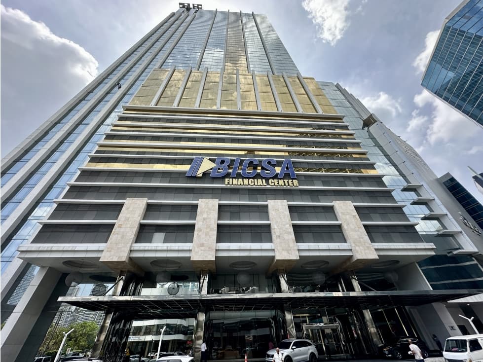 Se Alquila Oficina de 1,417m2 en Torre BICSA, Ave. Balboa — foto 1