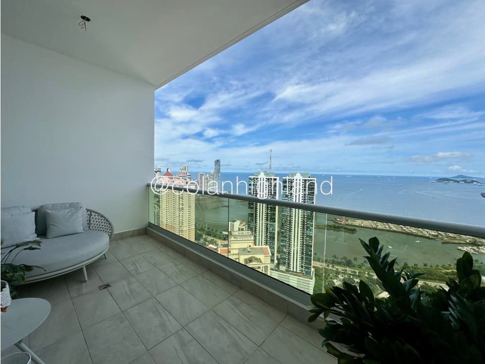 Venta / Alquiler Penthouse en PH Costanera, Ave Balboa — foto 2