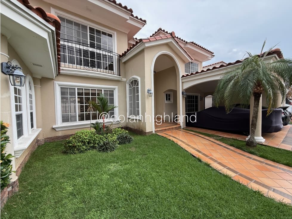 Se Vende Casa.con piscina en Costa del Este — foto 1