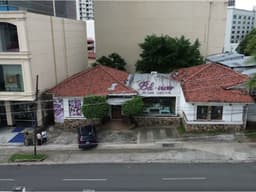 Se Vende Casa de 901m2 en Ave. Aquilino de La Guardia, Bella Vista