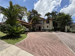 Se Alquila Casa con piscina en Camino de Cruces, Clayton