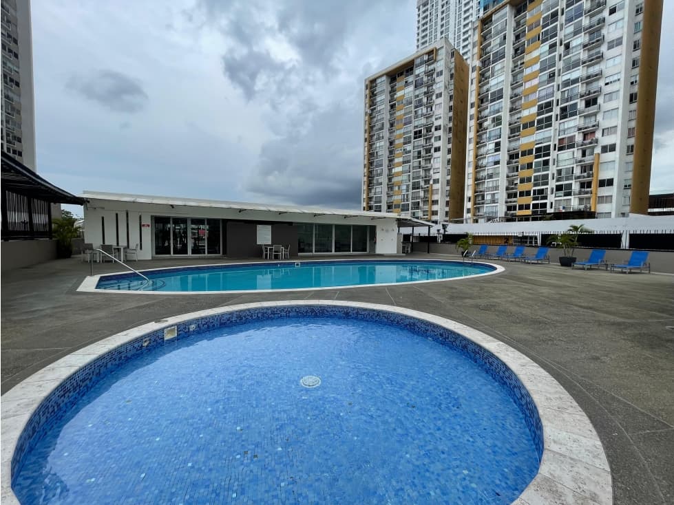 Venta de Apartamento con Línea Blanca en PH Aviñon, El Bosque — foto 1
