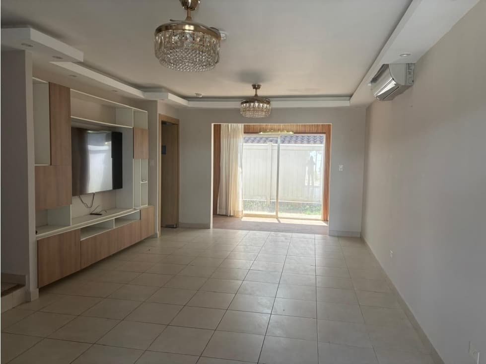 Alquiler de Casa en Paseo del Norte — foto 2