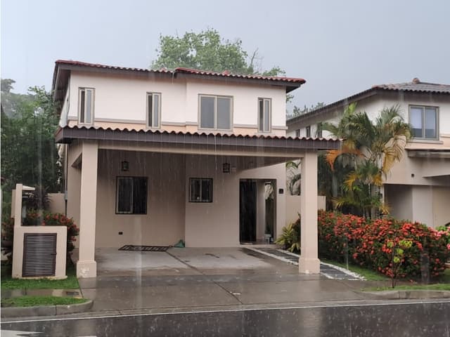 Alquila Casa en Panama Pacífico Woodland MF1699