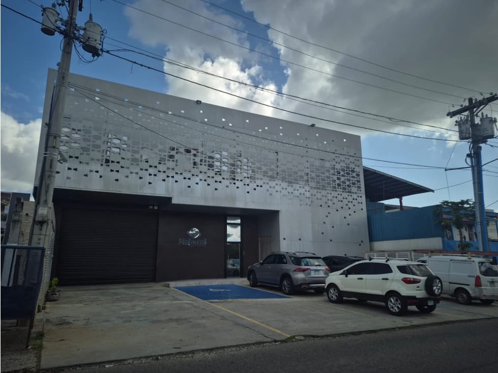 Venta de galera de 1,400 metros en Juan Diaz — foto 1